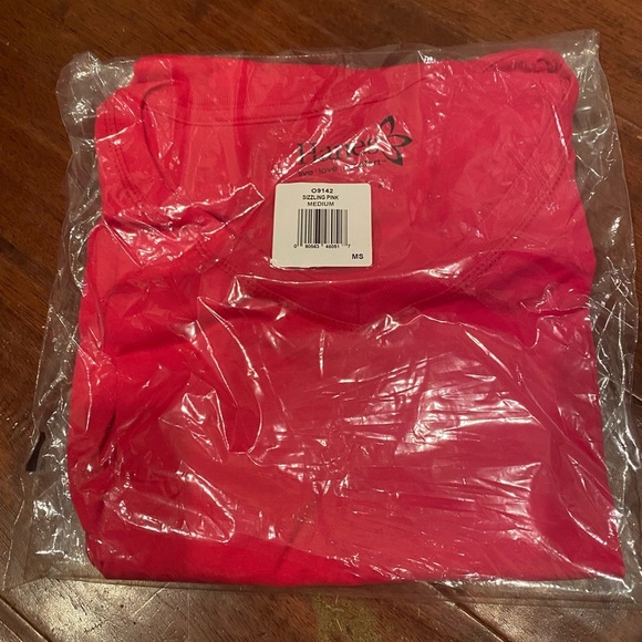 NWT- Hanes Womens pink long sleeve t-shirt - Picture 4 of 4
